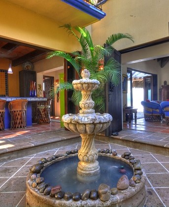 Yard Décor: the Beauty of a Mexican Water Fountain - Sol Mexico News
